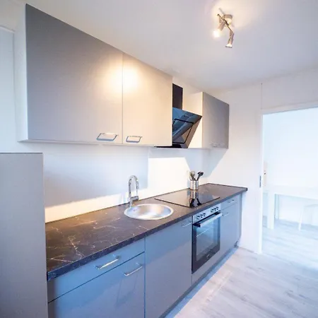 Monteurwohnung-fuer-5-personen-mit-balkon-kueche-ahrensburg-naehe-hamburg-agrp1203 דירה ארנסבורג