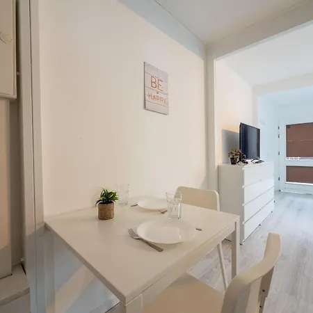 Monteurwohnung-fuer-5-personen-mit-balkon-kueche-ahrensburg-naehe-hamburg-agrp1203 Apartament