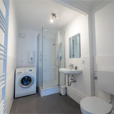 Apartament Monteurwohnung-fuer-5-personen-mit-balkon-kueche-ahrensburg-naehe-hamburg-agrp1203 *