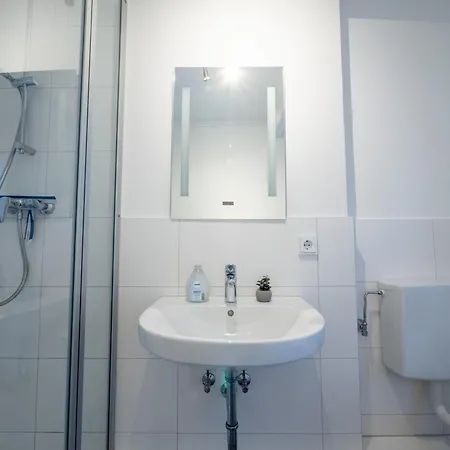 Monteurwohnung-fuer-5-personen-mit-balkon-kueche-ahrensburg-naehe-hamburg-agrp1203 * Ahrensburg